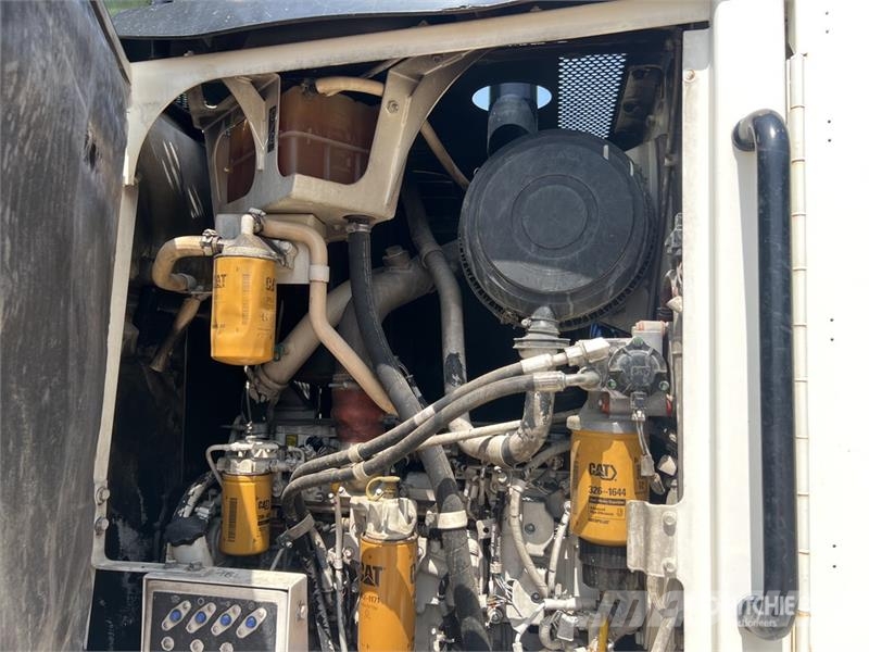 CAT 120M VHP Tiehöylät