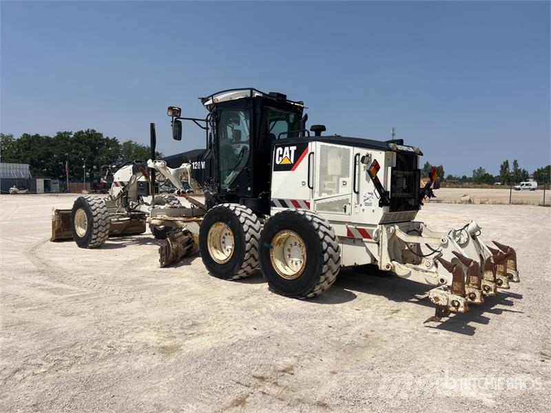 CAT 120M VHP Tiehöylät