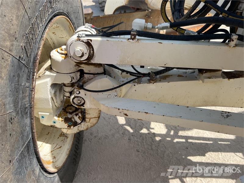 CAT 120M VHP Tiehöylät