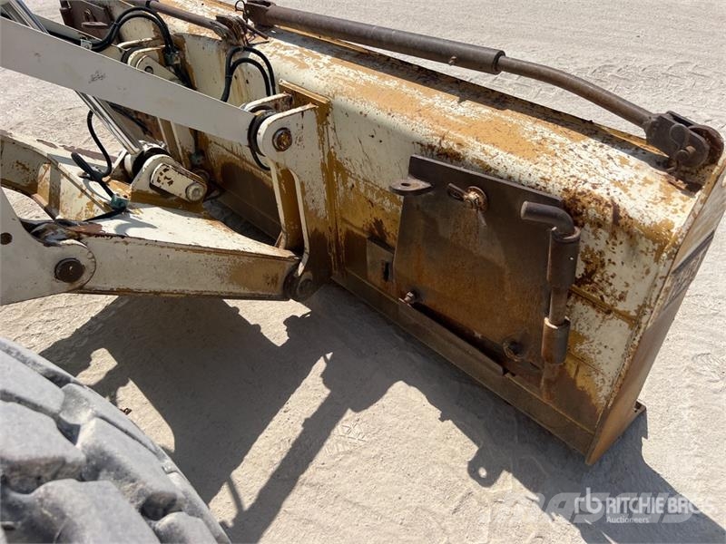 CAT 120M VHP Tiehöylät