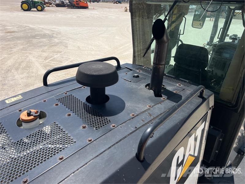 CAT 120M VHP Tiehöylät