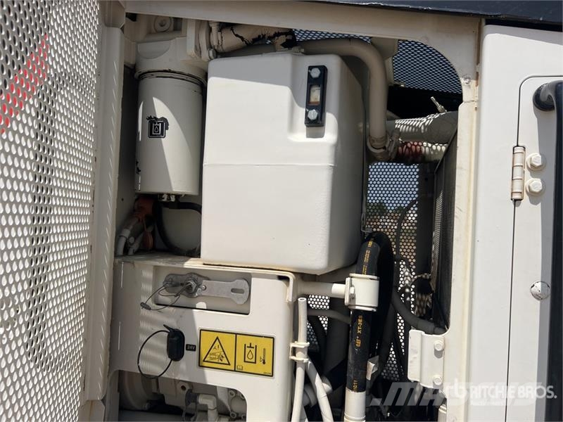 CAT 120M VHP Tiehöylät