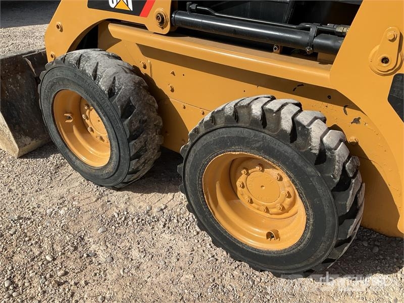 CAT 216B3 Mini incarcator