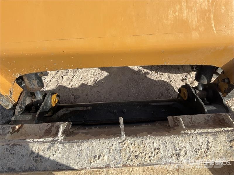 CAT 216B3 Mini incarcator