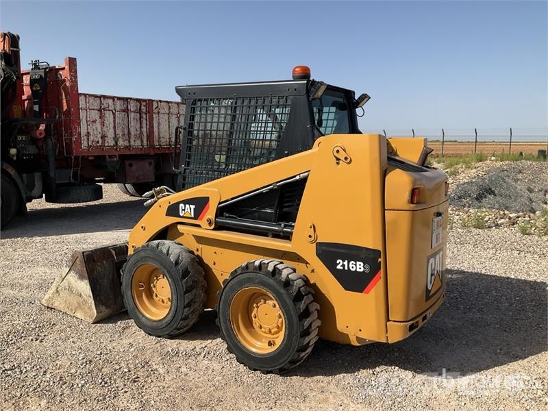 CAT 216B3 Mini incarcator