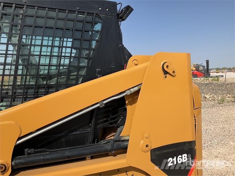 CAT 216B3 Mini incarcator