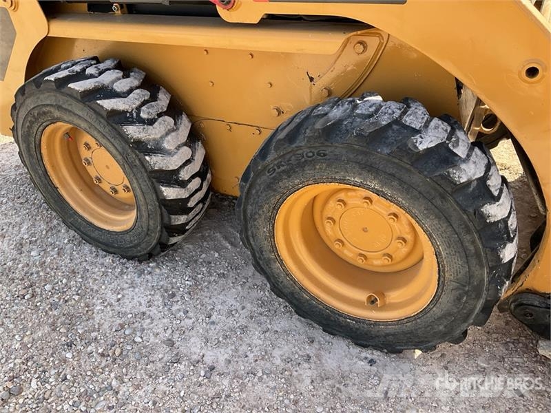 CAT 216B3 Mini incarcator