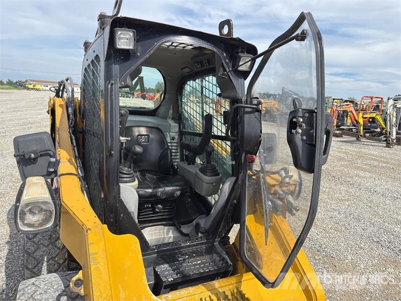 CAT 246C Мини товарачи
