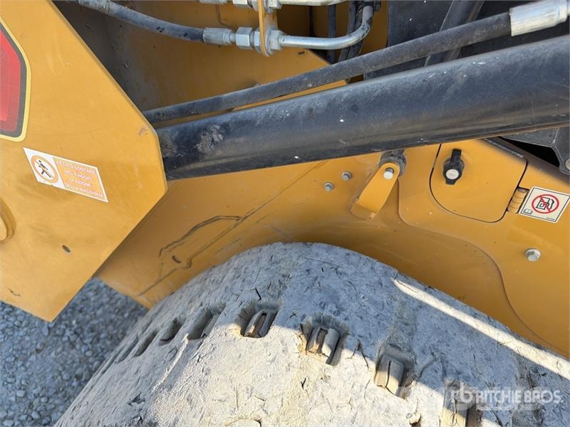 CAT 259D3 Two-Speed Compact Track Loader Міні-навантажувачі