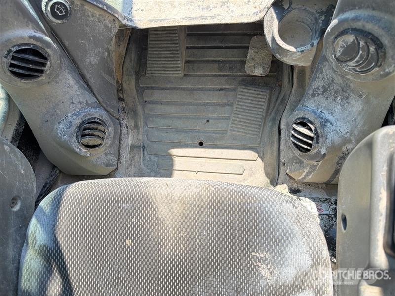 CAT 259D3 Two-Speed Compact Track Loader Міні-навантажувачі