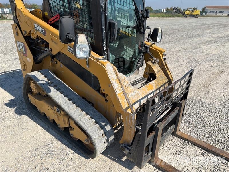 CAT 259D3 Two-Speed Compact Track Loader Міні-навантажувачі