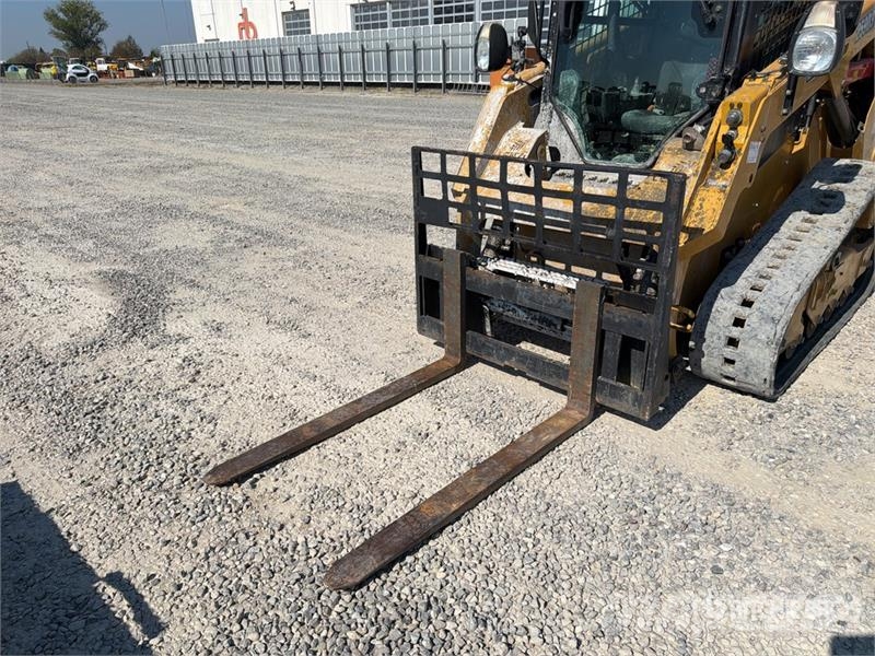 CAT 259D3 Two-Speed Compact Track Loader Міні-навантажувачі