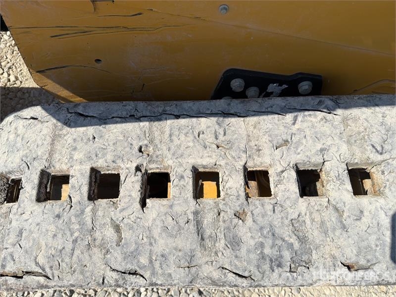CAT 259D3 Two-Speed Compact Track Loader Міні-навантажувачі