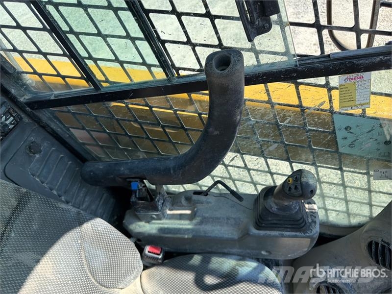 CAT 259D3 Two-Speed Compact Track Loader Міні-навантажувачі