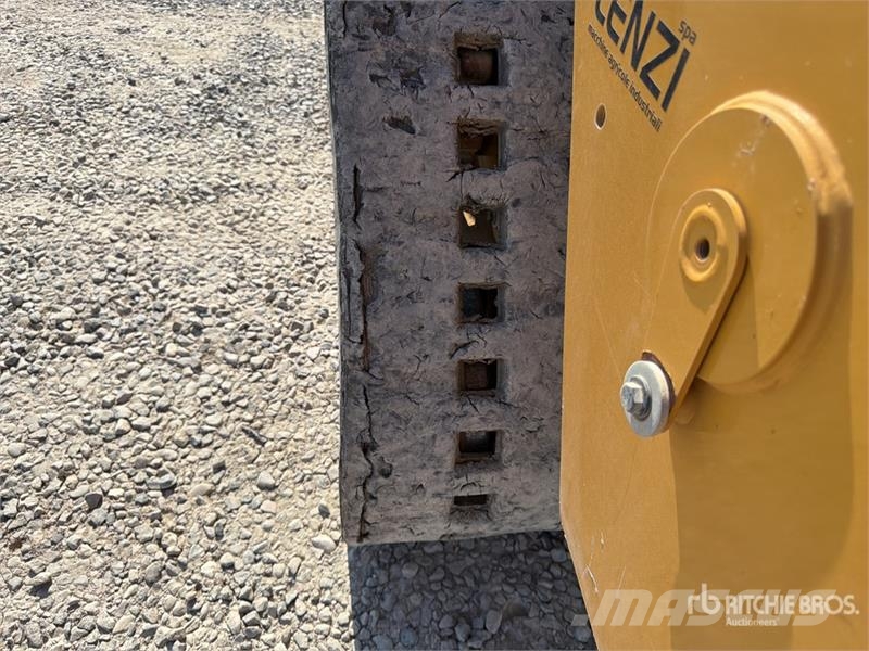 CAT 259D3 Two-Speed Compact Track Loader Міні-навантажувачі