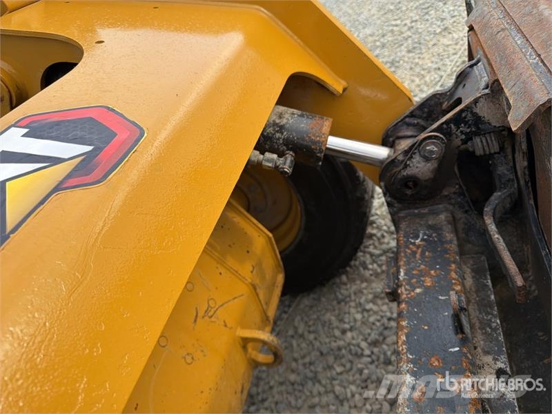 CAT 272D3 Two-Speed Skid Steer Loader Skid steer mini utovarivači