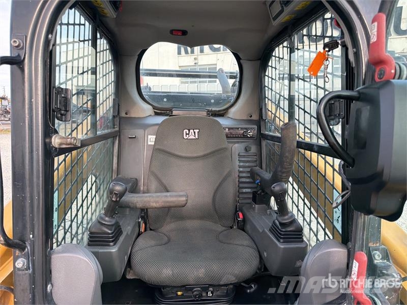 CAT 272D3 Two-Speed Skid Steer Loader Skid steer mini utovarivači