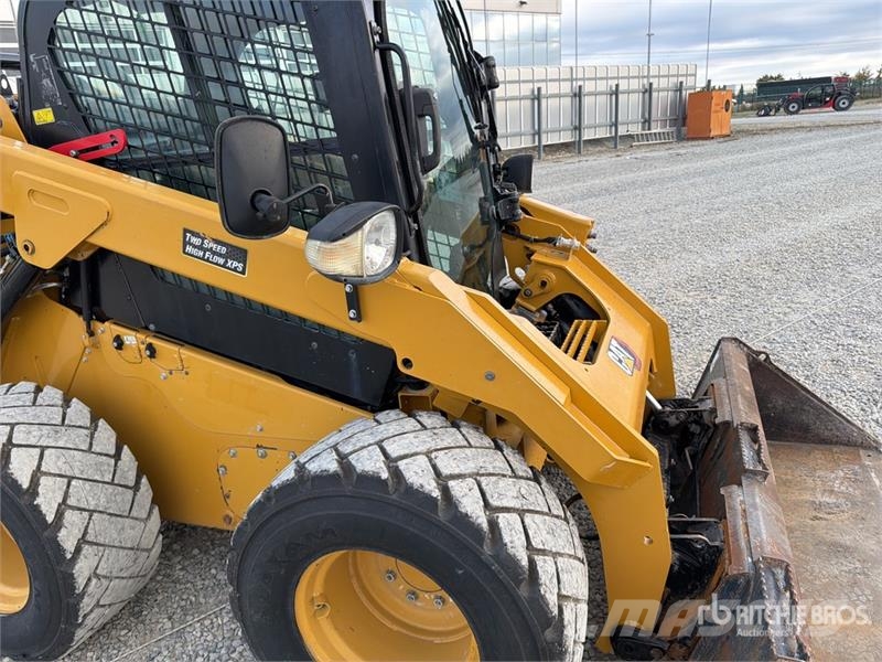 CAT 272D3 Two-Speed Skid Steer Loader Skid steer mini utovarivači