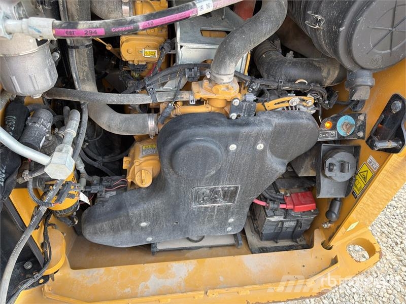 CAT 272D3 Two-Speed Skid Steer Loader Skid steer mini utovarivači