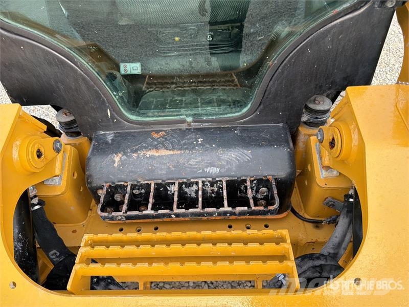 CAT 272D3 Two-Speed Skid Steer Loader Skid steer mini utovarivači