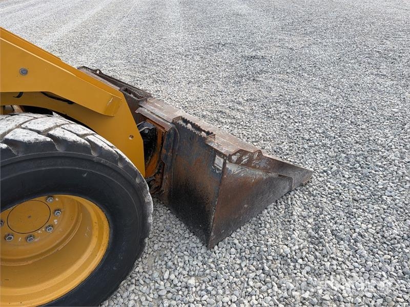 CAT 272D3 Two-Speed Skid Steer Loader Skid steer mini utovarivači
