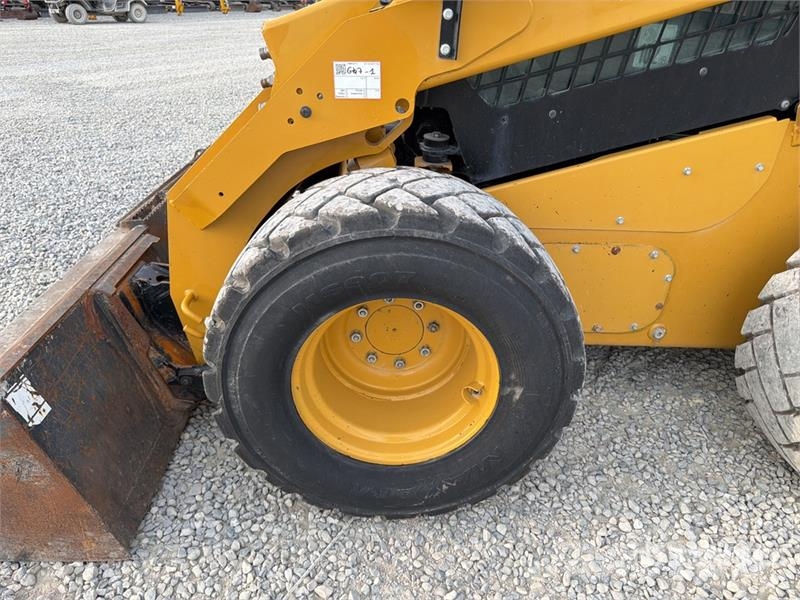 CAT 272D3 Two-Speed Skid Steer Loader Skid steer mini utovarivači