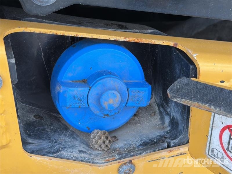 CAT 272D3 Two-Speed Skid Steer Loader Skid steer mini utovarivači