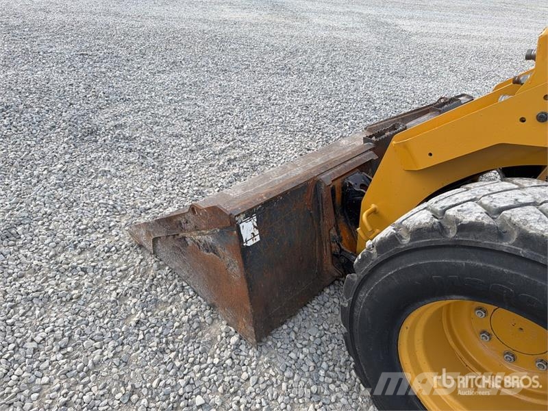 CAT 272D3 Two-Speed Skid Steer Loader Skid steer mini utovarivači
