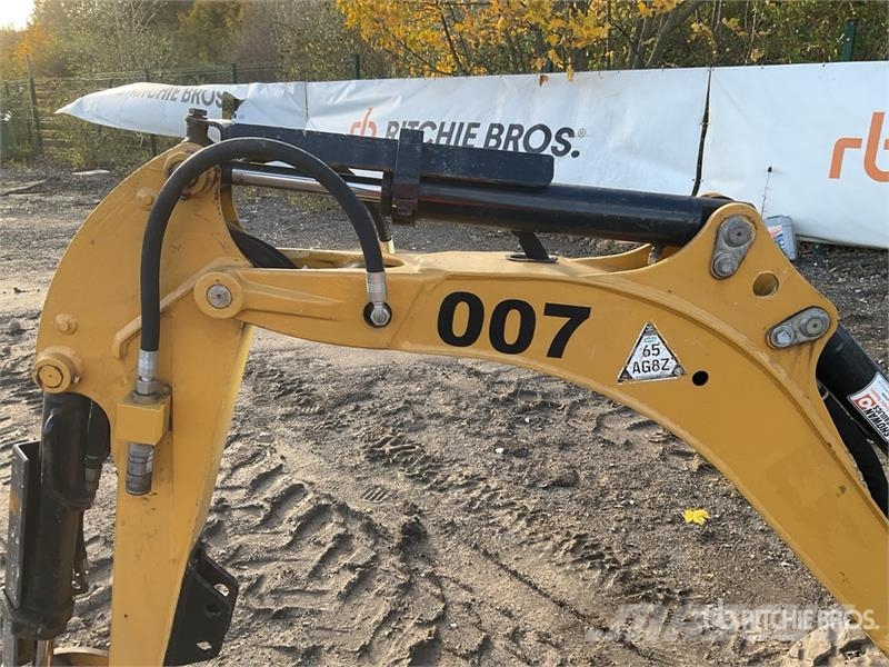 CAT 300 9D Mini Excavator 소형 굴삭기 7톤 미만