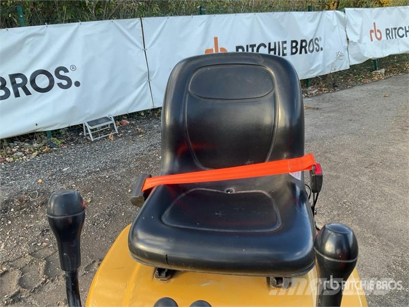CAT 300 9D Mini Excavator 소형 굴삭기 7톤 미만
