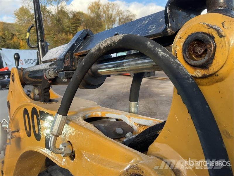 CAT 300 9D Mini Excavator 소형 굴삭기 7톤 미만