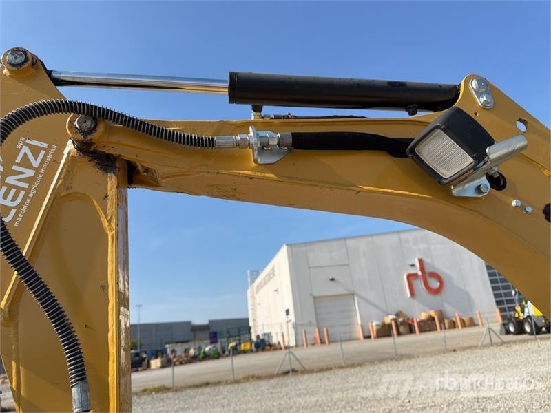 CAT 301.7D Miniescavadeiras < 7t (Mini escavadeiras)