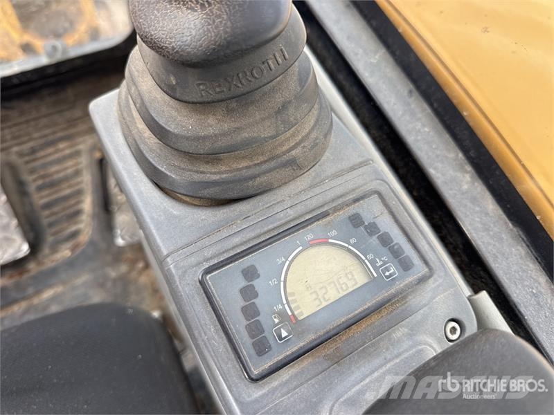 CAT 302.7D CR Mini kotrók < 7t