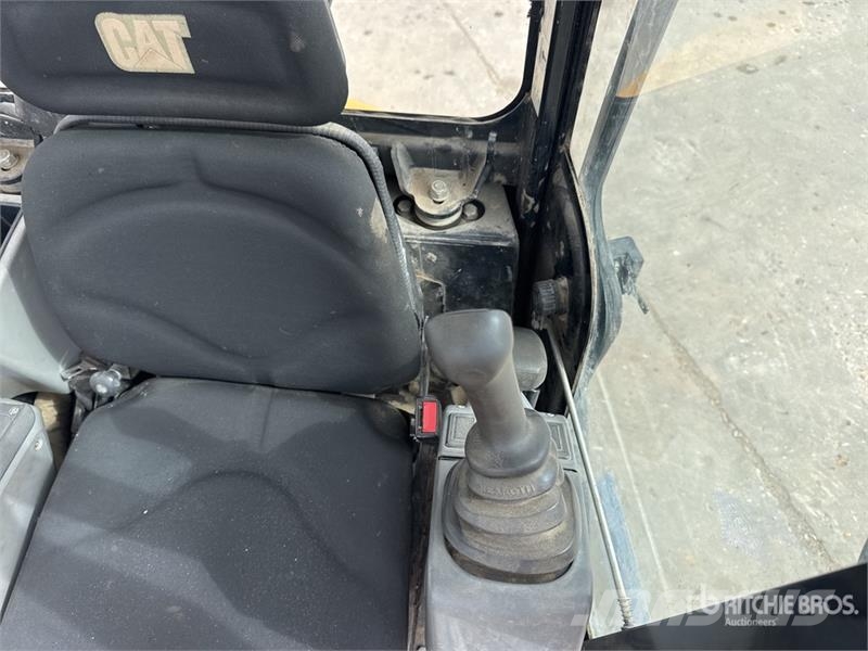 CAT 302.7D CR Mini kotrók < 7t