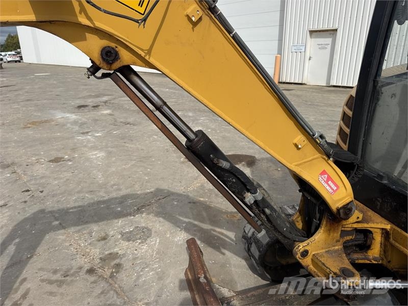 CAT 302.7D CR Mini kotrók < 7t