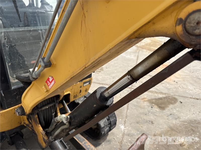 CAT 302.7D CR Mini kotrók < 7t
