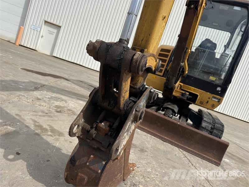 CAT 302.7D CR Mini kotrók < 7t