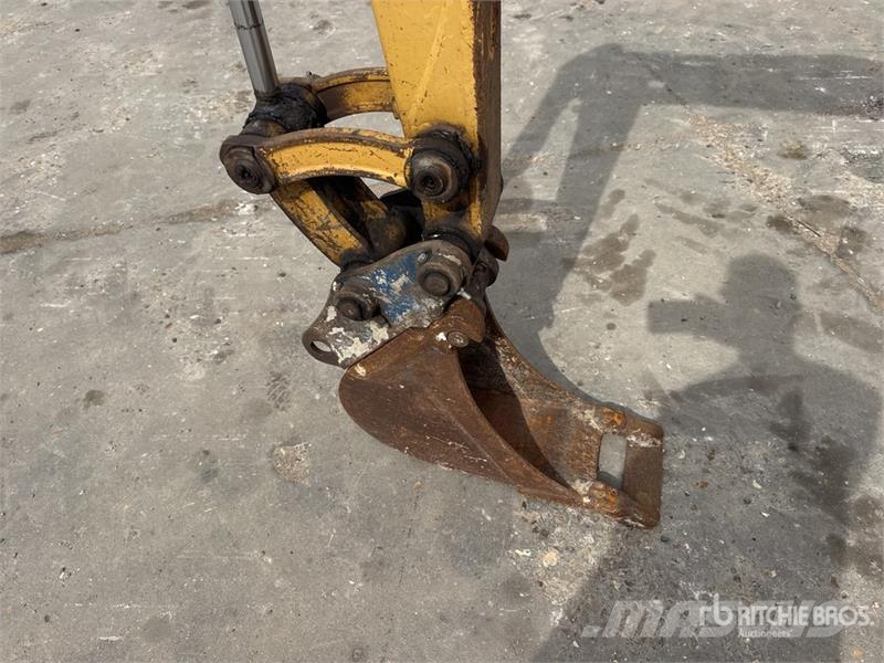 CAT 302.7D CR Mini kotrók < 7t