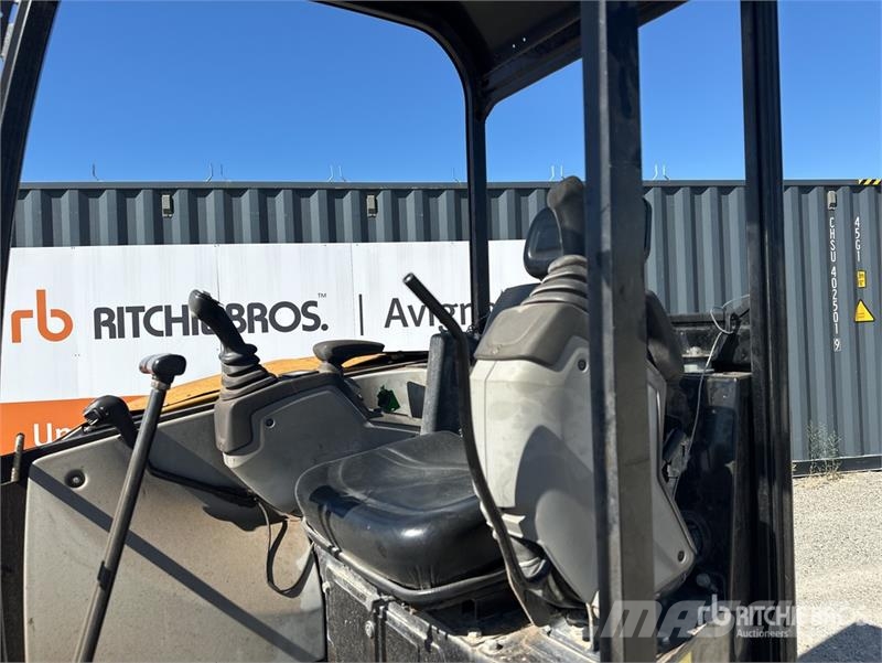 CAT 302.7DCR Mini-Pelle Mini Excavator ミニ油圧ショベル 7t以下(ミニユンボ・ミニディガー)