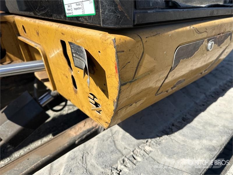 CAT 302.7DCR Mini-Pelle Mini Excavator ミニ油圧ショベル 7t以下(ミニユンボ・ミニディガー)