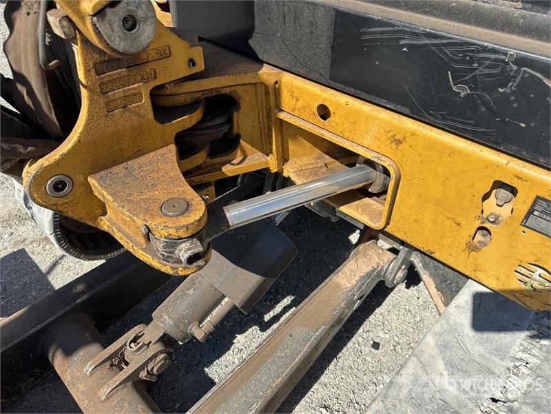 CAT 302.7DCR Mini-Pelle Mini Excavator ミニ油圧ショベル 7t以下(ミニユンボ・ミニディガー)
