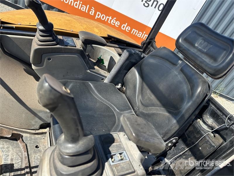 CAT 302.7DCR Mini-Pelle Mini Excavator ミニ油圧ショベル 7t以下(ミニユンボ・ミニディガー)