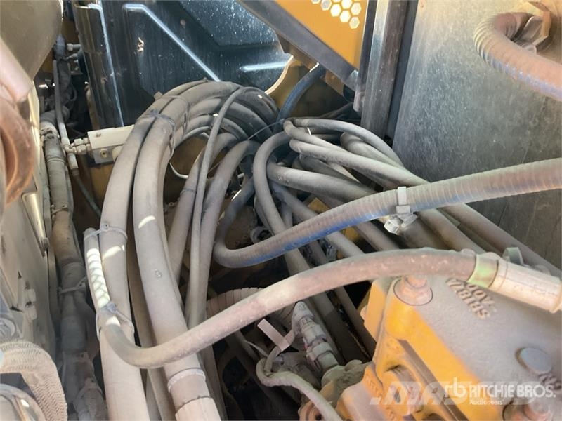 CAT 308 CR Tracked Excavator Kāpurķēžu ekskavatori