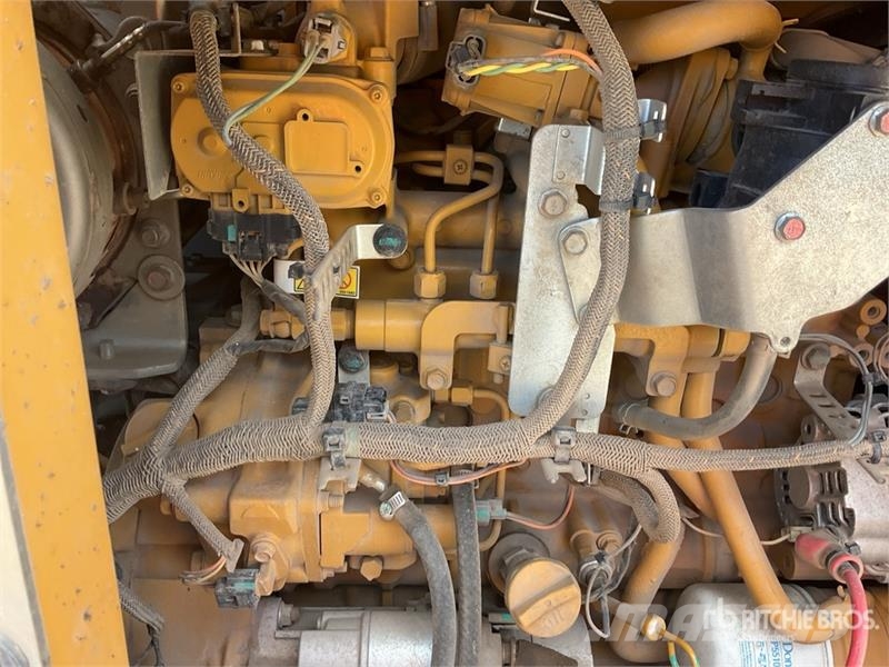 CAT 308 CR Tracked Excavator Kāpurķēžu ekskavatori