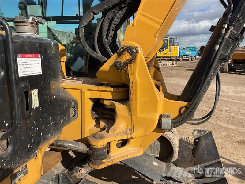 CAT 308 CR Tracked Excavator Kāpurķēžu ekskavatori
