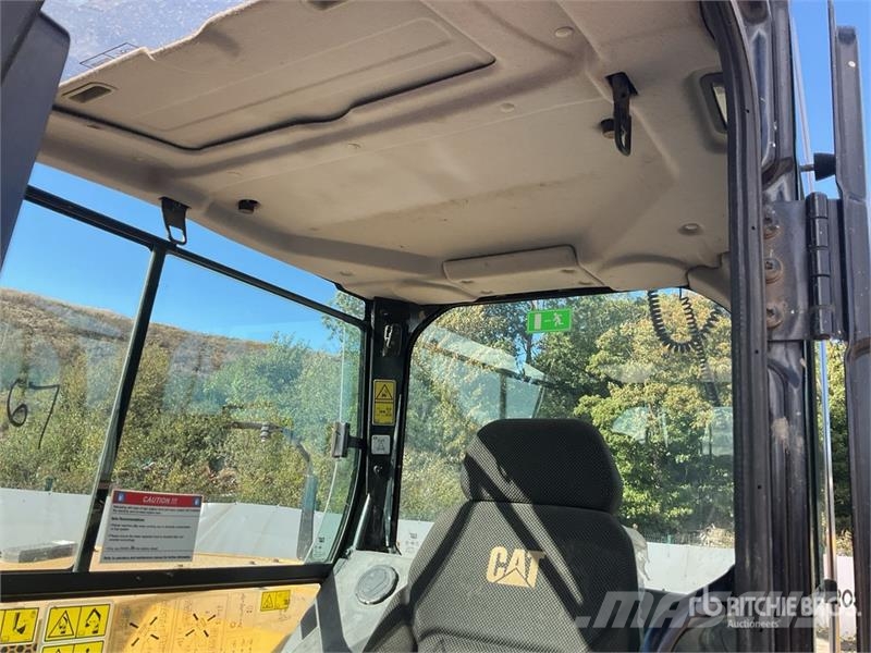 CAT 308 CR Tracked Excavator Kāpurķēžu ekskavatori