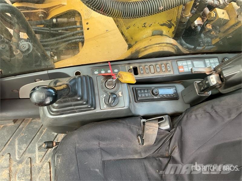 CAT 320 DL Tracked Excavator Crawler excavators