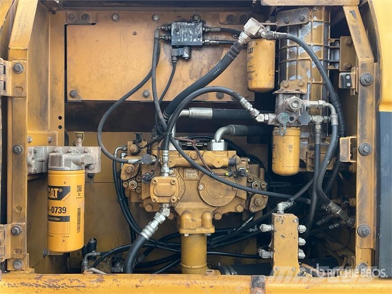 CAT 320 DL Tracked Excavator Crawler excavators