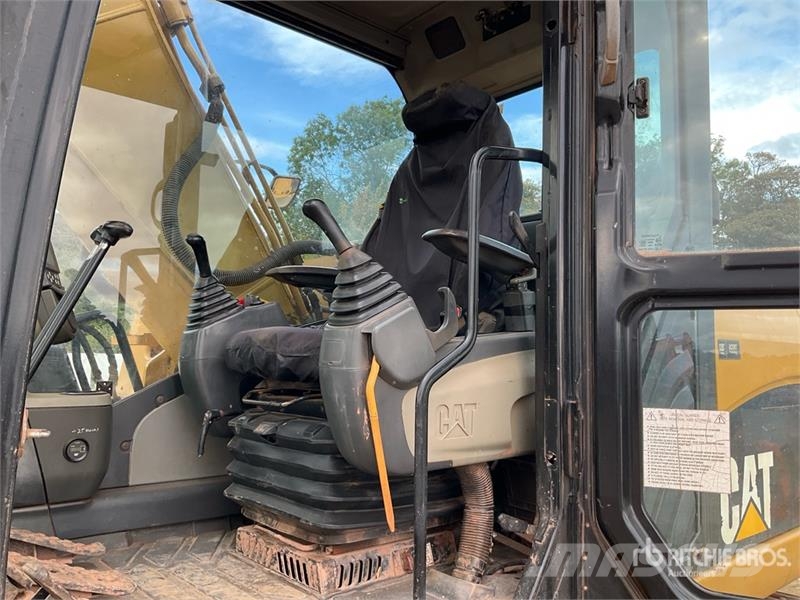 CAT 320 DL Tracked Excavator Crawler excavators
