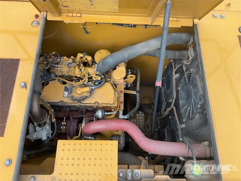 CAT 320 Tracked Excavator Paletli ekskavatörler